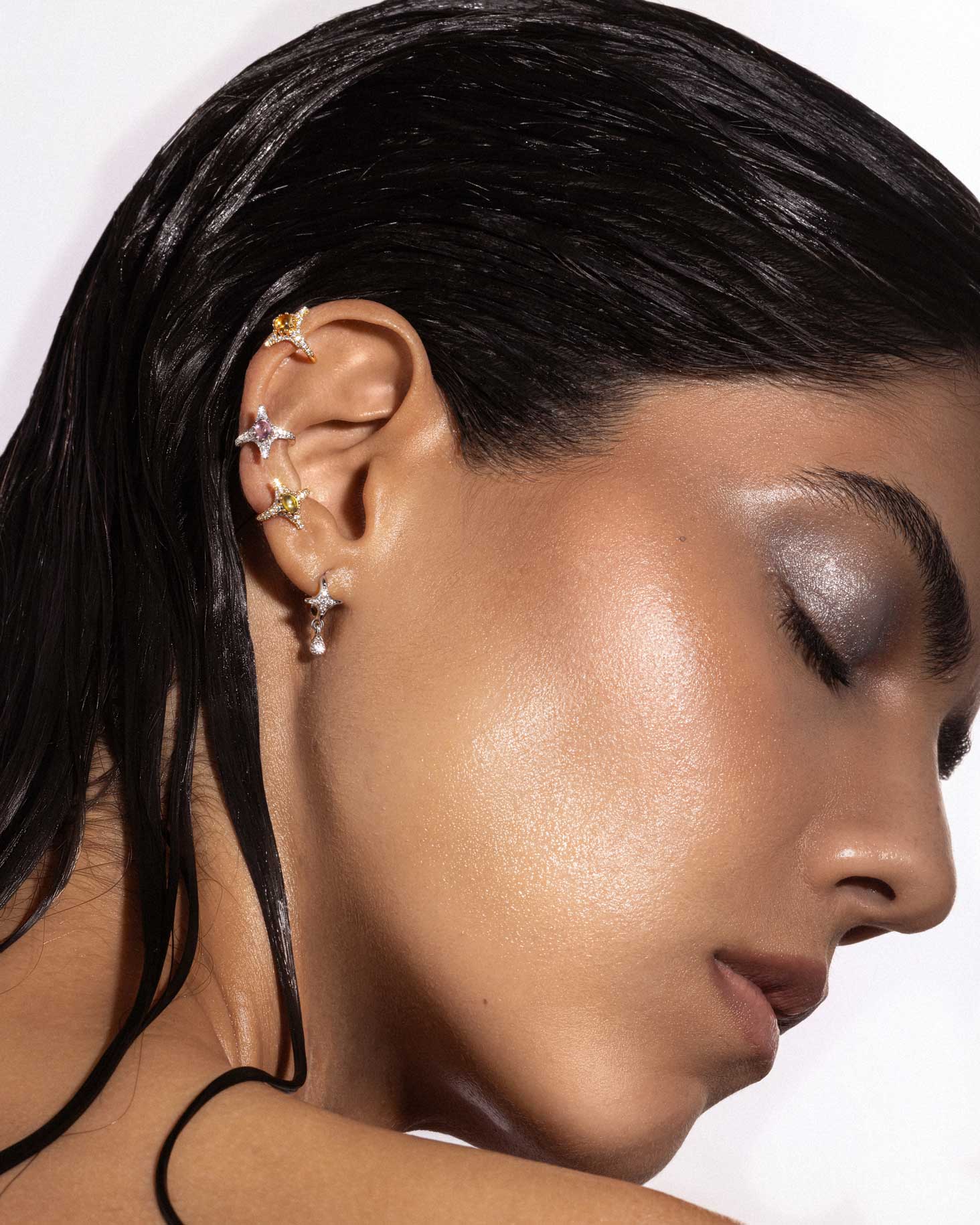 Selene Peridot Earcuff